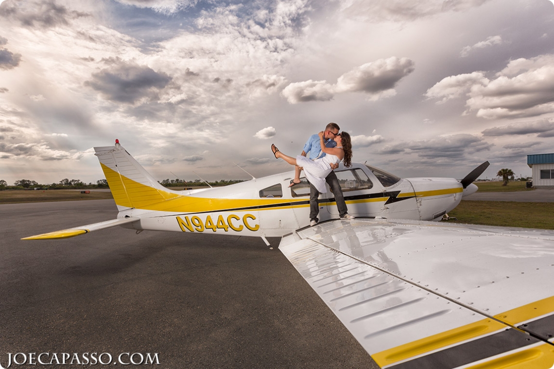 naples wedding photography couple on plane